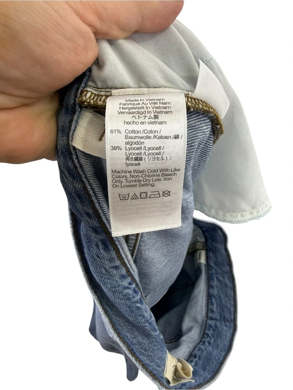 Madewell The Dean Easy Straight Jean in Northridge Wash: Airy Denim Edition 33